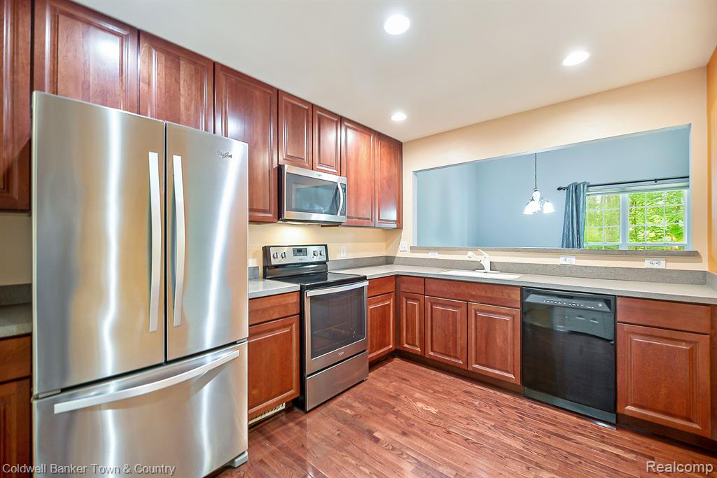 6711 CORTLAND Avenue, Brighton, MI 48114 — Photo 9