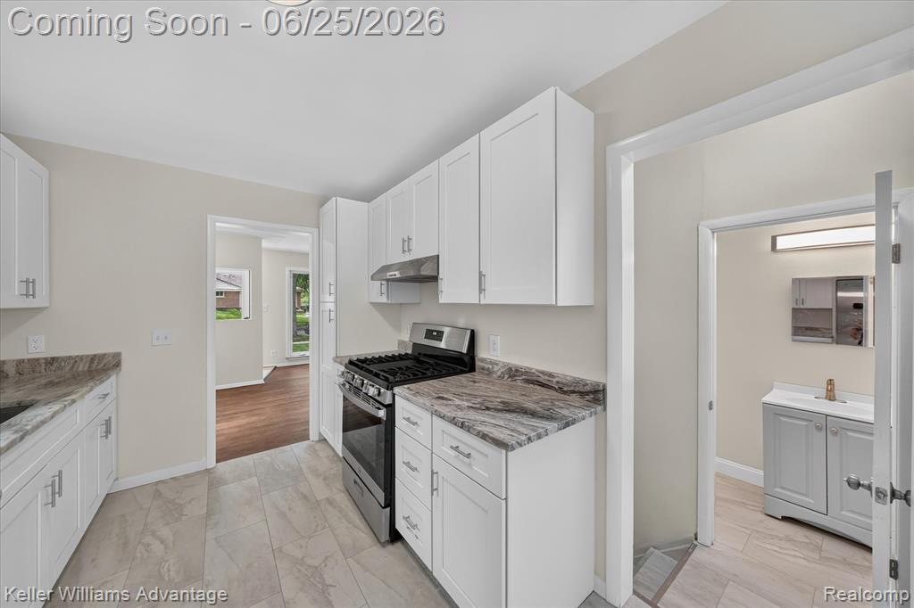 21681 Sussex Street, Oak Park, MI 48237 — Photo 14