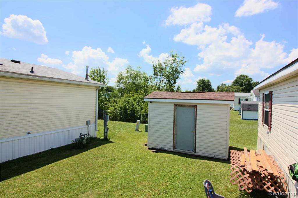 9159 Greentree Drive, Newport, MI 48166 — Photo 18