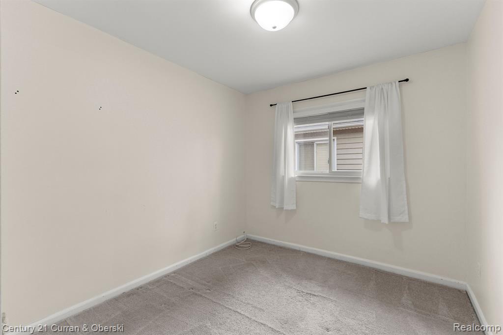 7244 FENTON Street, Dearborn Heights, MI 48127 — Photo 15