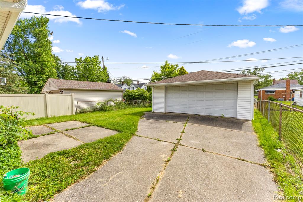 7420 COLONIAL Street, Dearborn Heights, MI 48127 — Photo 24