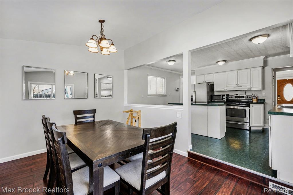 8451 Doncaster Drive, Sterling Heights, MI 48312 — Photo 7