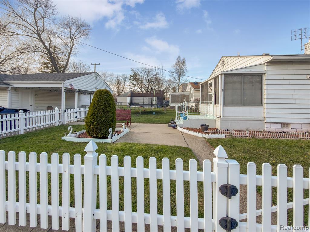 4710 Edgewood Street, Dearborn Heights, MI 48125 — Photo 31