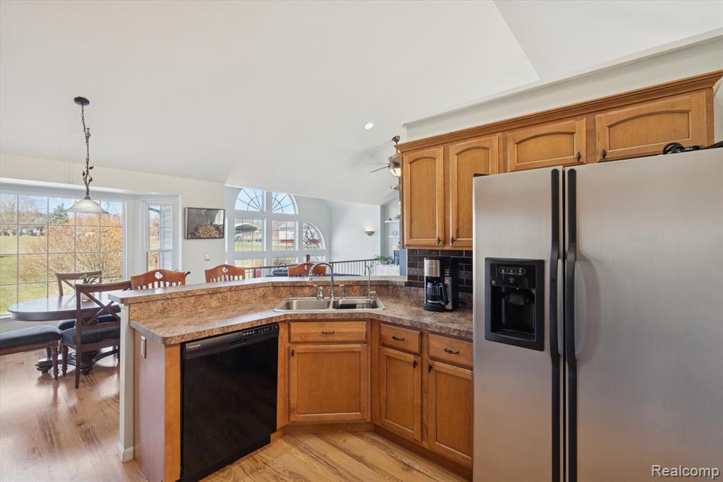 11051 Meadowview Drive, Goodrich Vlg, MI — Photo 16