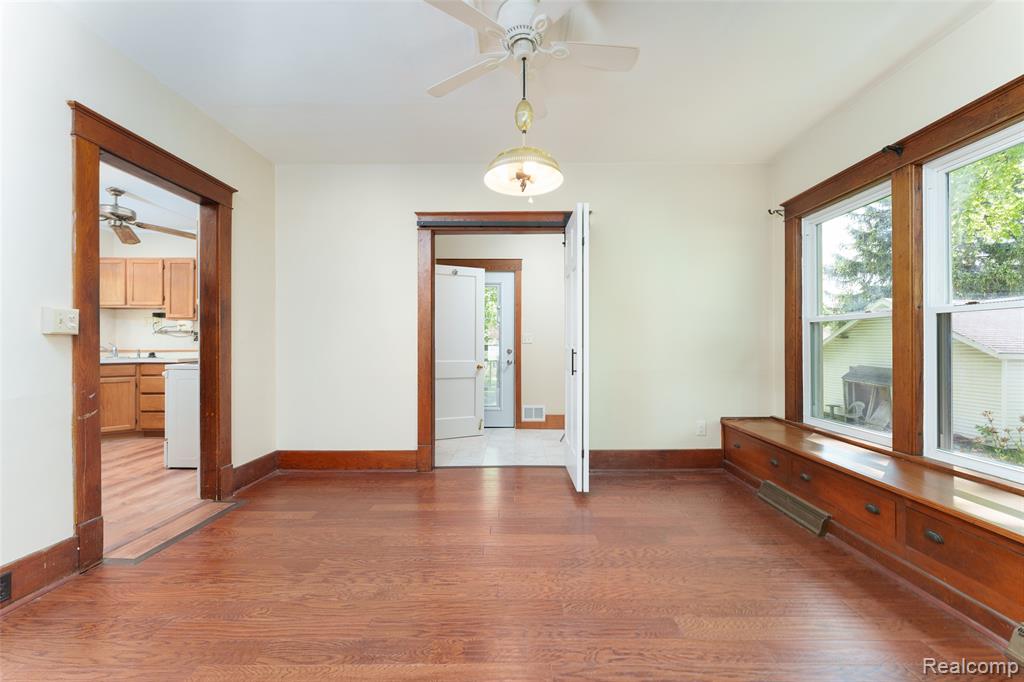 712 E Grand River Avenue, Fowlerville, MI 48836 — Photo 6