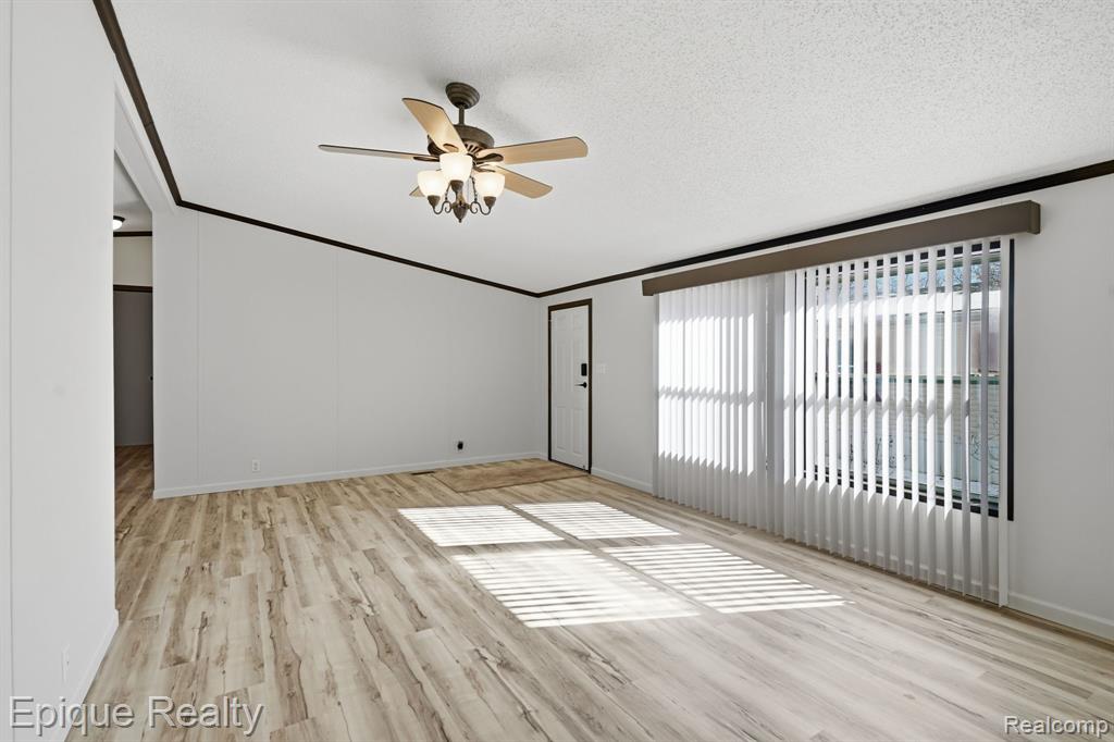 271 Lovell Court, Flushing, MI 48433 — Photo 8