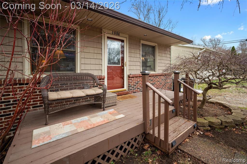 1684 Lombardy, Highland, MI 48356 — front exterior