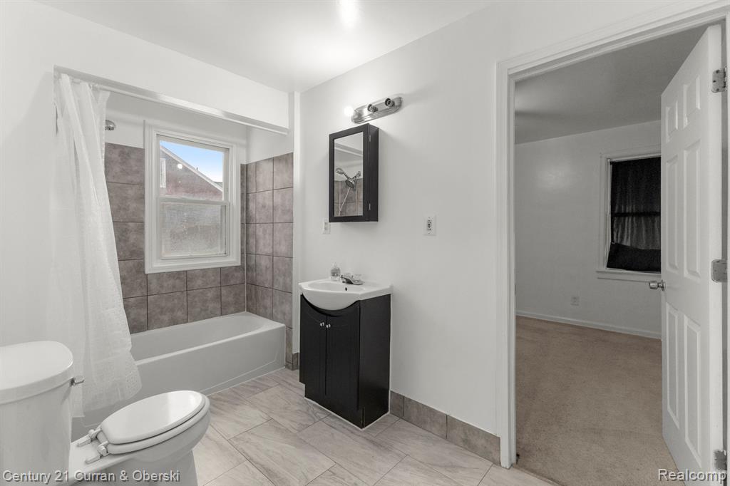 8403 Westminster Avenue, Warren, MI 48089 — Photo 16