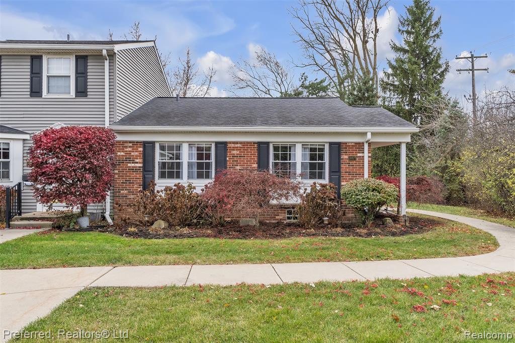 19517 Dartmouth Place, Northville, MI 48167 — Photo 2