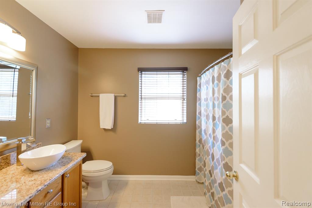 9501 Madison Drive, Belleville, MI 48111 — Photo 38