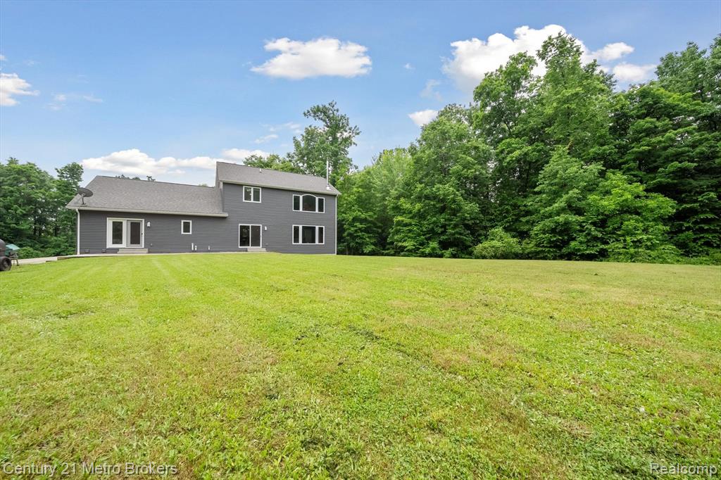 9119 Hegel Road, Goodrich Vlg, MI — Photo 45