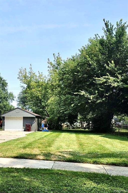 8073 Helen, Center Line, MI 48015 — Photo 4
