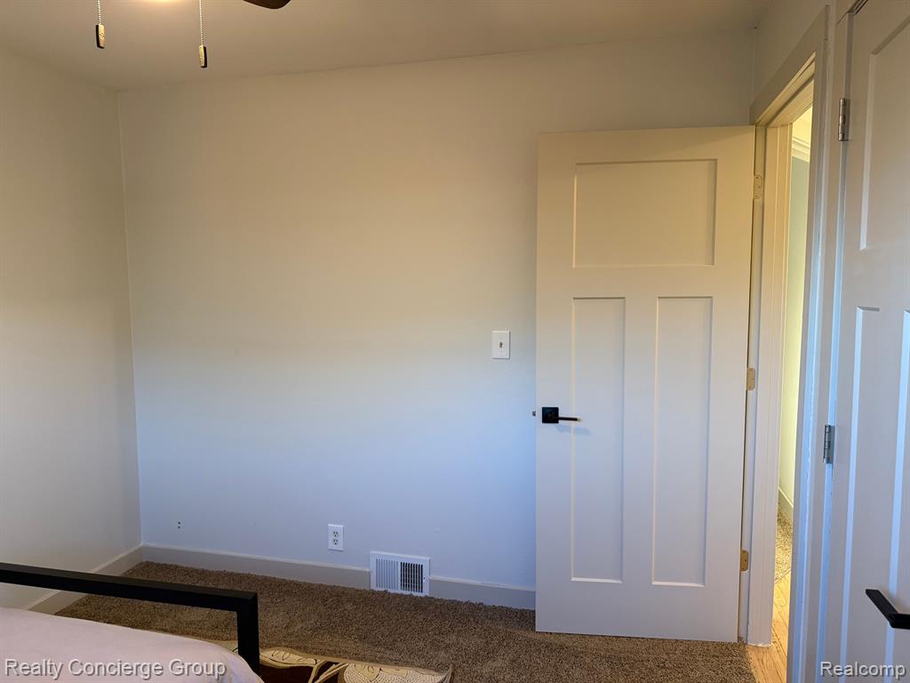 400 N LEONA Avenue, Garden City, MI — Photo 17