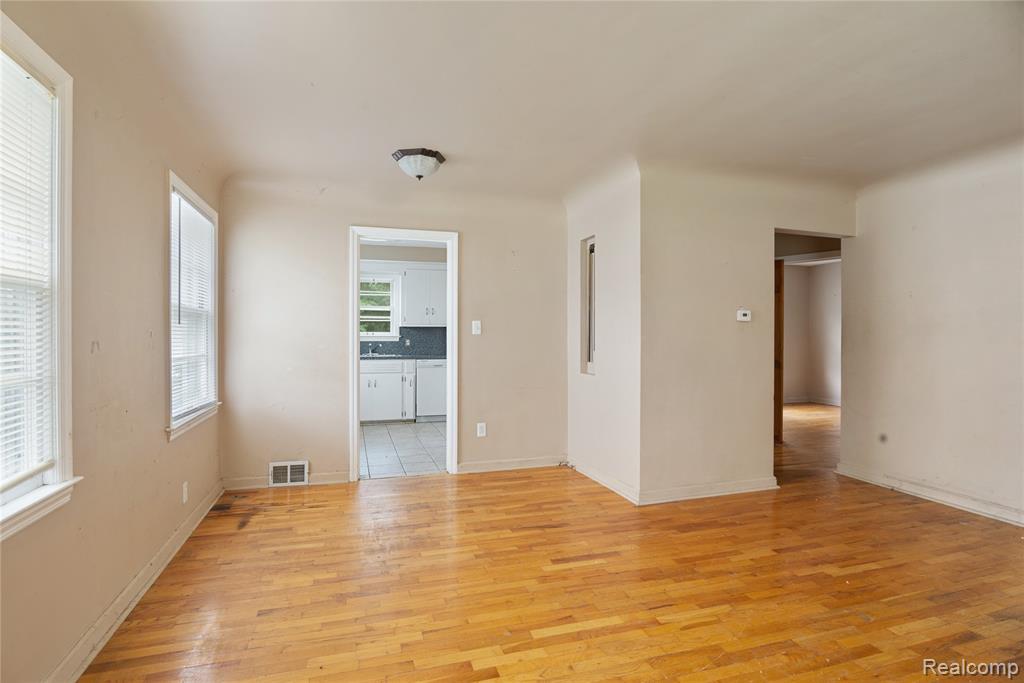 601 Chalmers Street, Flint, MI 48503 — Photo 7
