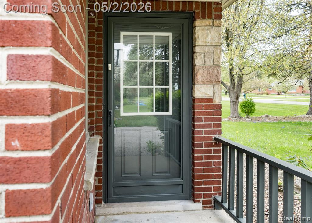 111 Blanche Drive, Troy, MI 48098 — Photo 9