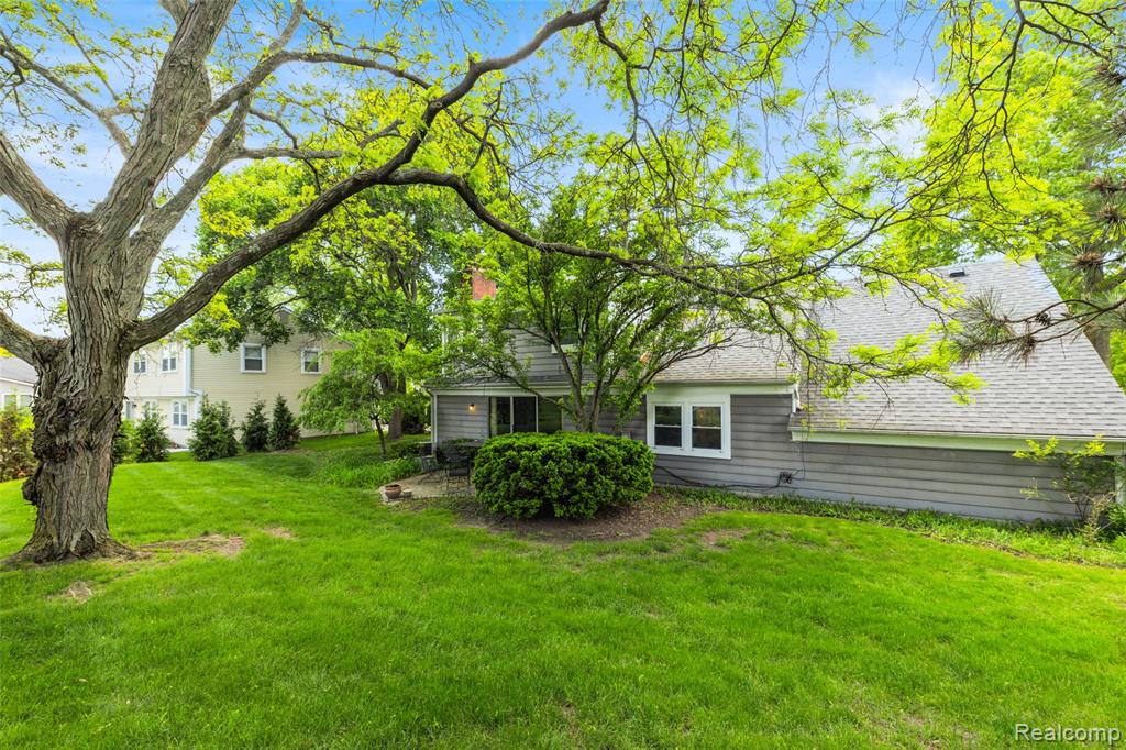 5138 Bayside Drive, Troy, MI 48098 — Photo 32