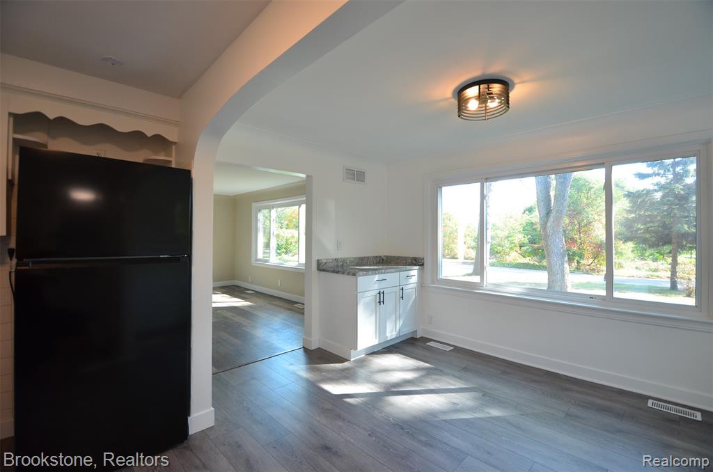 7565 Old Pond Drive, Clarkston, MI 48348 — Photo 32