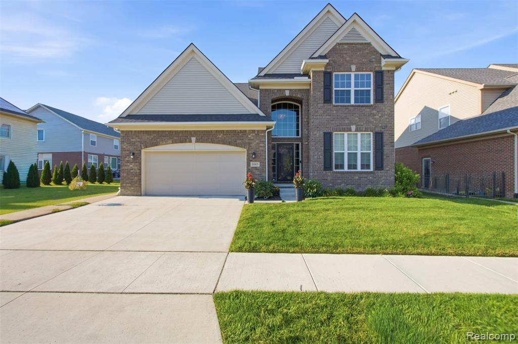 5085 Ridge Lane, Warren, MI 48092 — front exterior