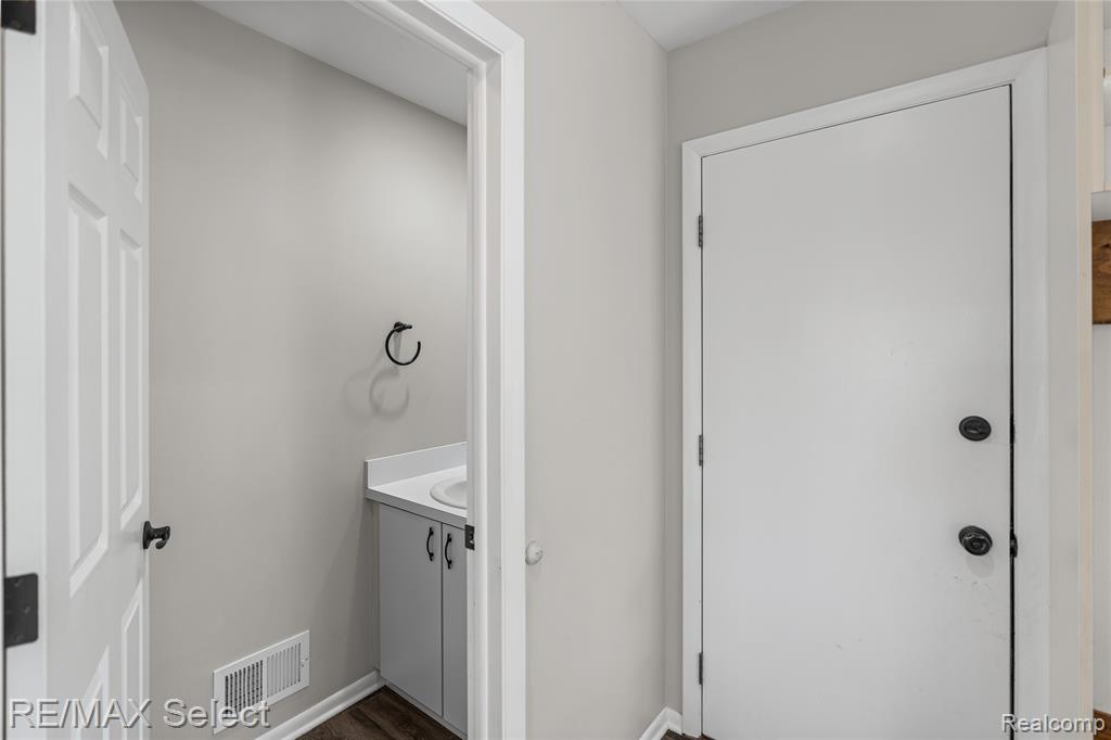 6056 Atlas Road, Grand Blanc, MI 48439 — Photo 26