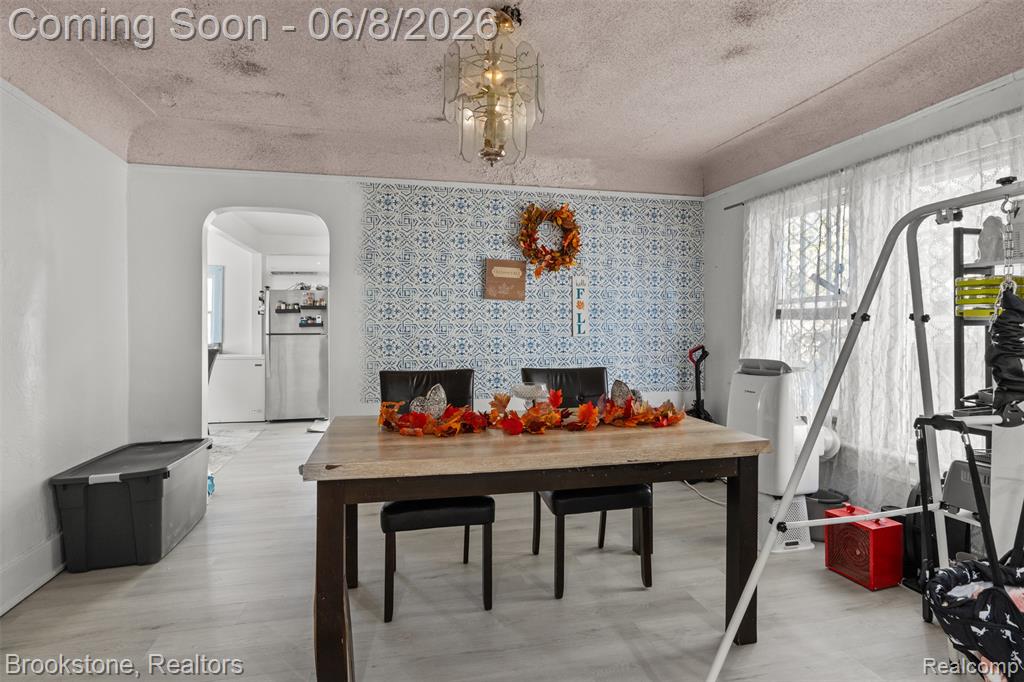 6225 Stahelin Avenue - Photo 5