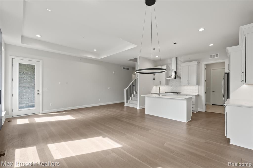 7477 Gramercy Circle, 17, West Bloomfield, MI — Photo 12
