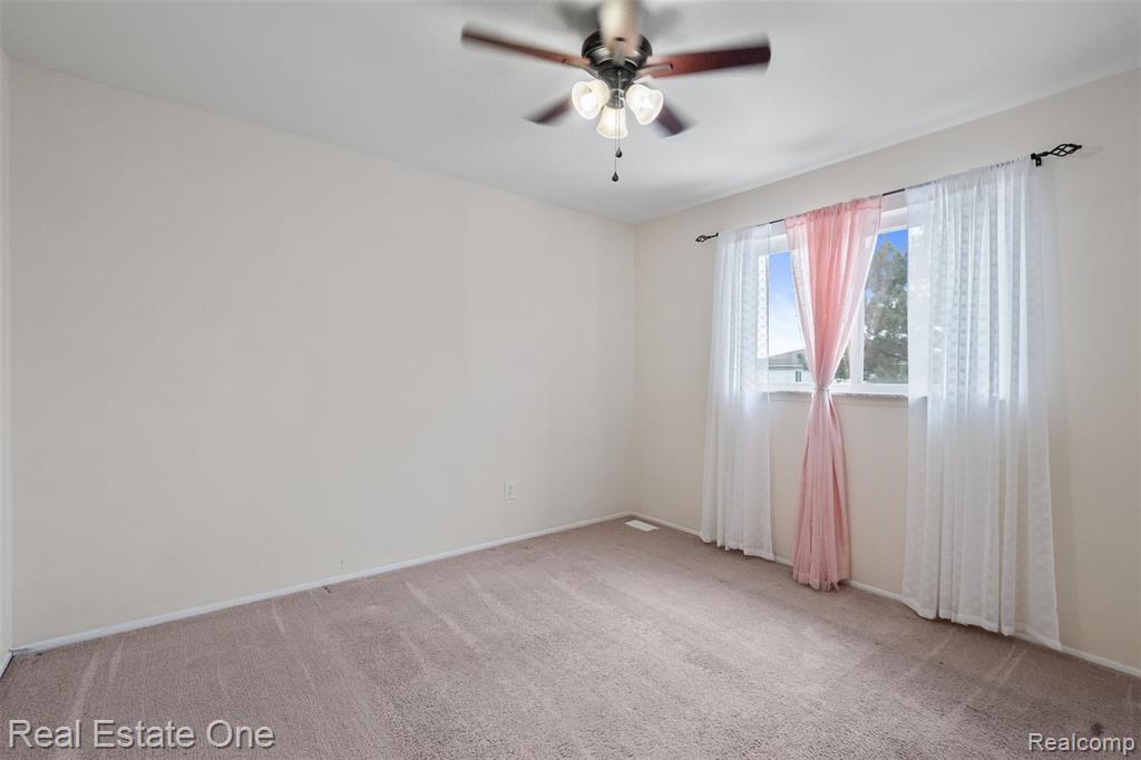 4469 Ardmore Drive, Sterling Heights, MI 48310 — Photo 19