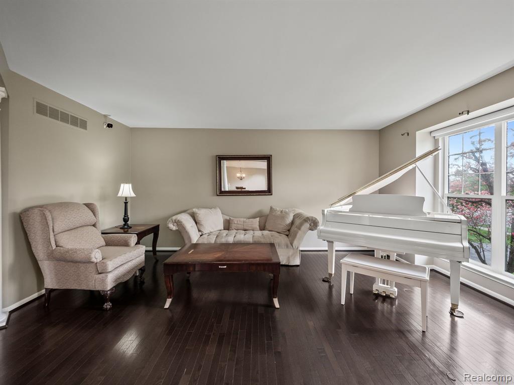 4651 Rosewood Lane, West Bloomfield, MI 48323 — Photo 16