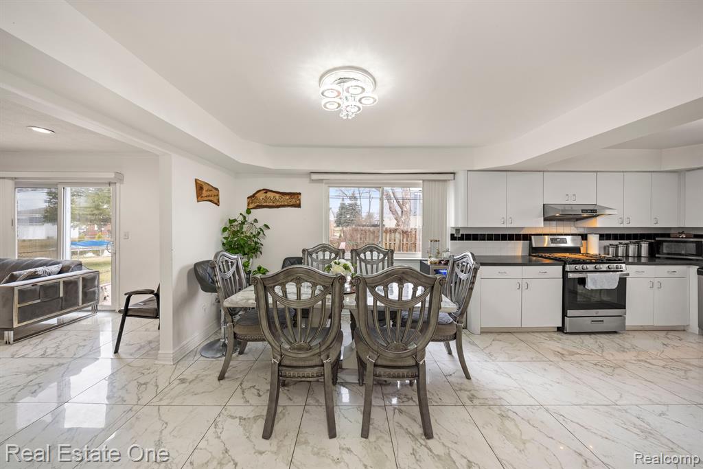 4275 NICKOLAS Drive, Sterling Heights, MI 48310 — Photo 15