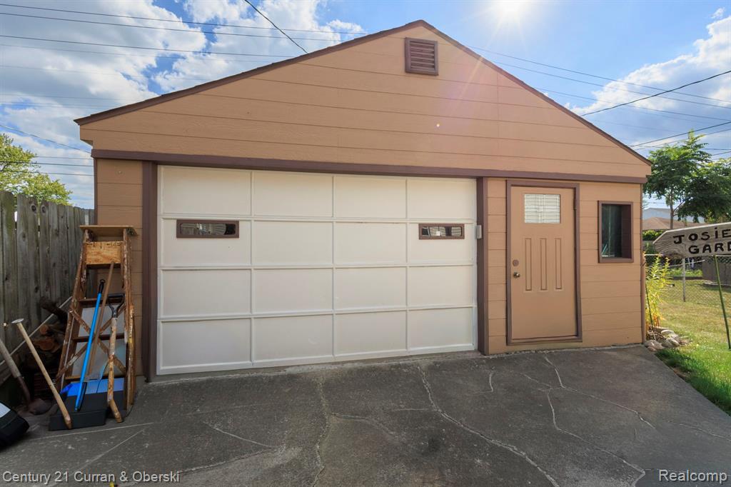 525 Garfield Avenue, Lincoln Park, MI 48146 — Photo 16