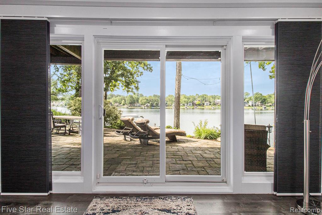 7025 Dandison Boulevard, West Bloomfield, MI 48324 — Photo 56