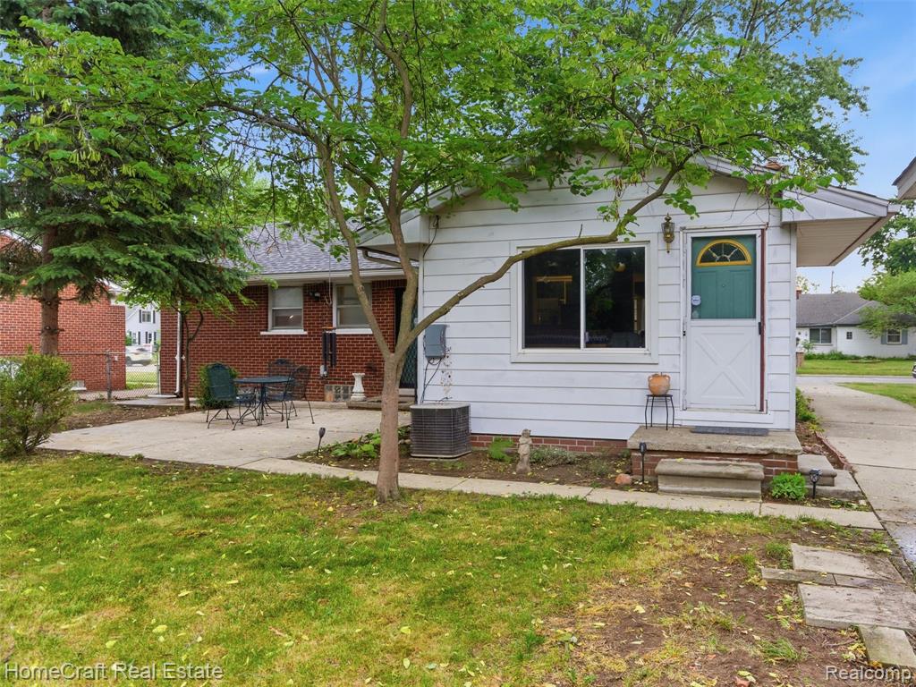 1775 N GULLEY Road, Dearborn Heights, MI 48127 — Photo 34
