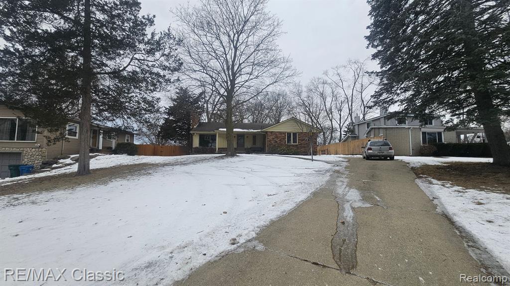 6045 CARROLL LAKE Road, Commerce Twp, MI 48382 — Photo 23