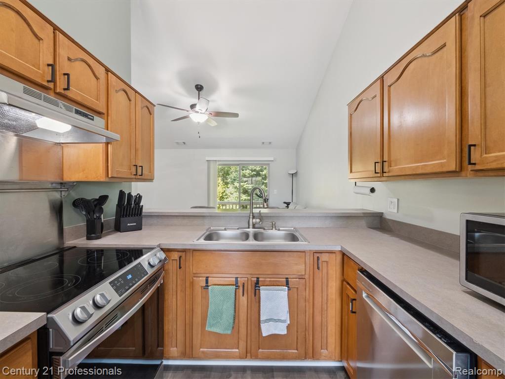 41027 Rose Lane, Clinton Twp, MI 48036 — Photo 14