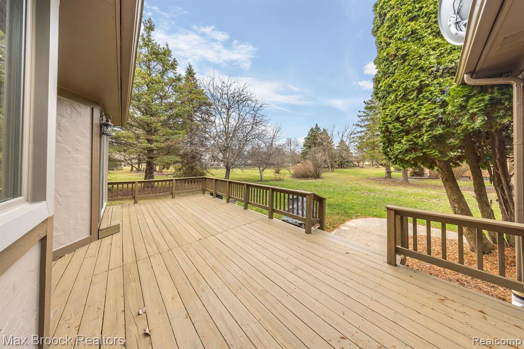 4070 GREENBRIAR Court, Rochester, MI 48306 — Photo 8