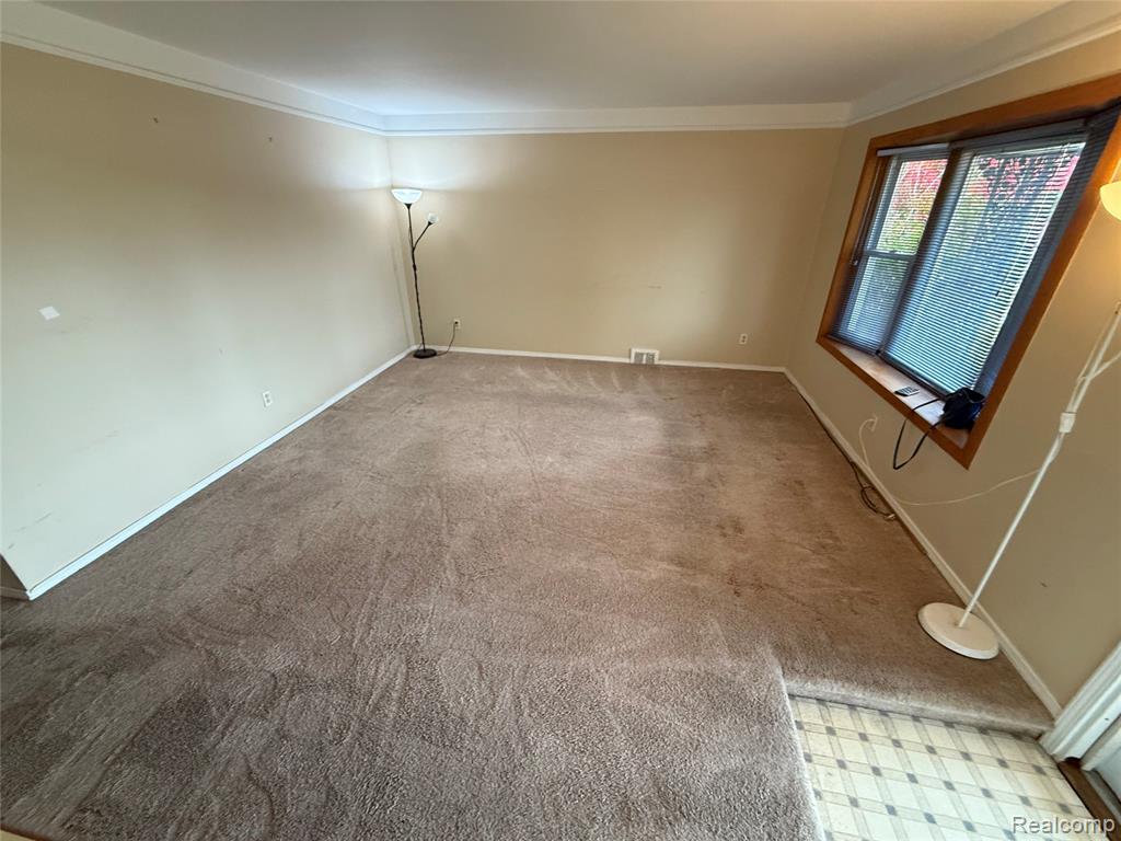 6193 N Bankle Court, Dearborn Heights, MI 48127 — Photo 2