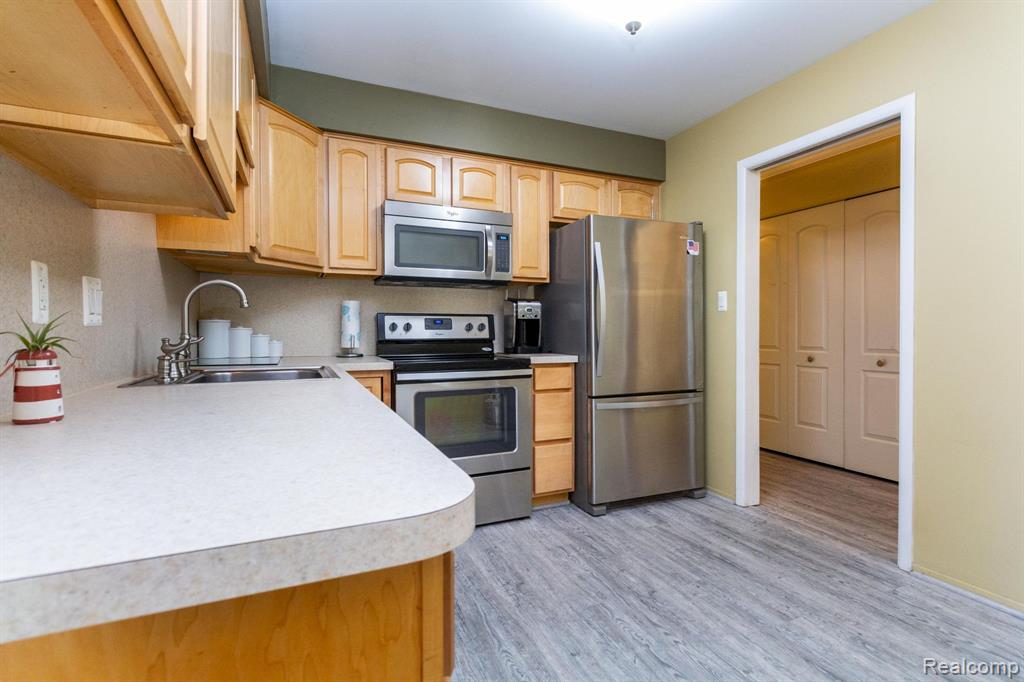 8095 Colony Drive, 23, Grosse Ile, MI 48138 — Photo 20
