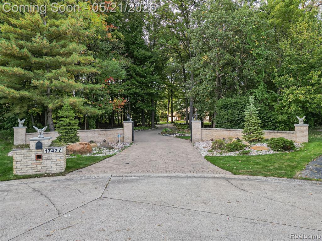 17477 IRIS Circle, Clinton Twp, MI 48036 — Photo 9