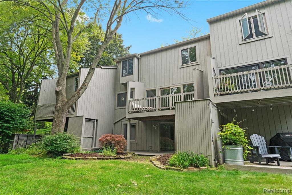 2208 Applewood Court, Ann Arbor, MI 48103 — Photo 33
