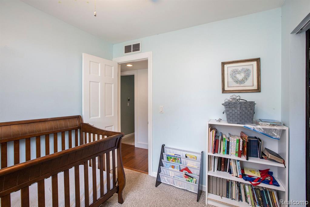 44601 ALBERT Drive, Plymouth, MI 48170 — Photo 17