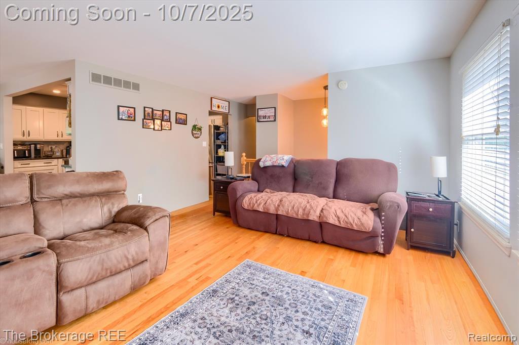 4950 Iroquois Boulevard, Clarkston, MI 48348 — Photo 9