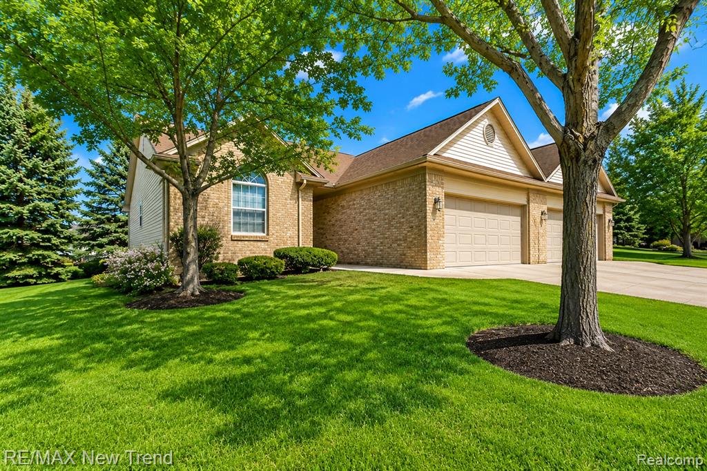 2191 Pleasant Drive, Commerce Twp, MI 48390