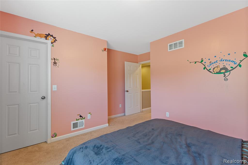 28547 Oakmonte Circle E, New Hudson, MI 48165 — Photo 29