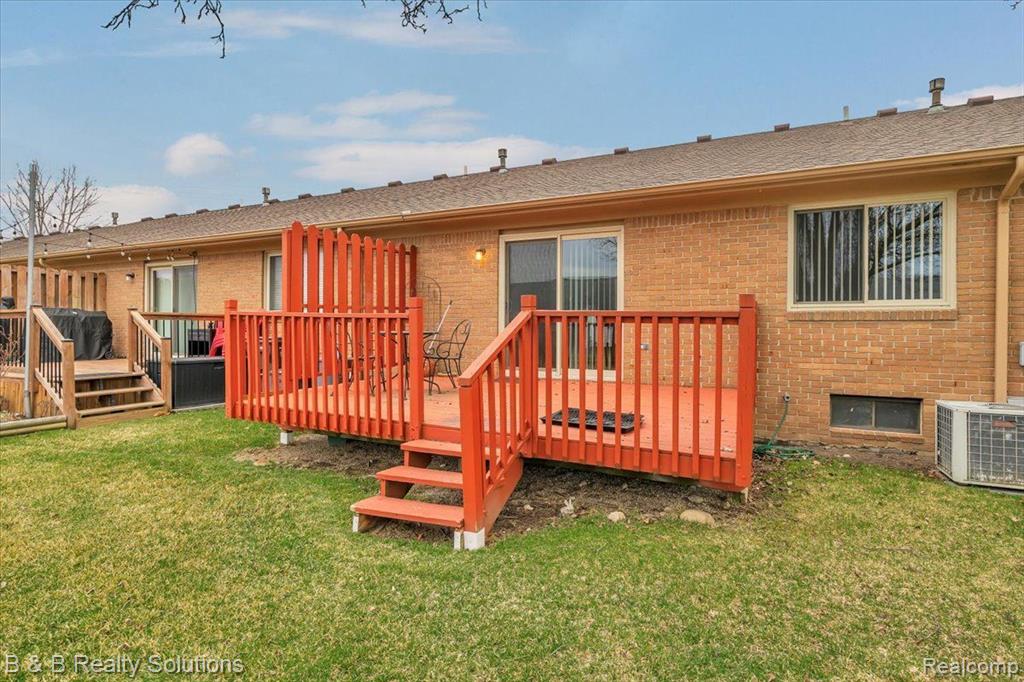 460 FAIRGROVE Street, Romeo, MI 48065 — Photo 27