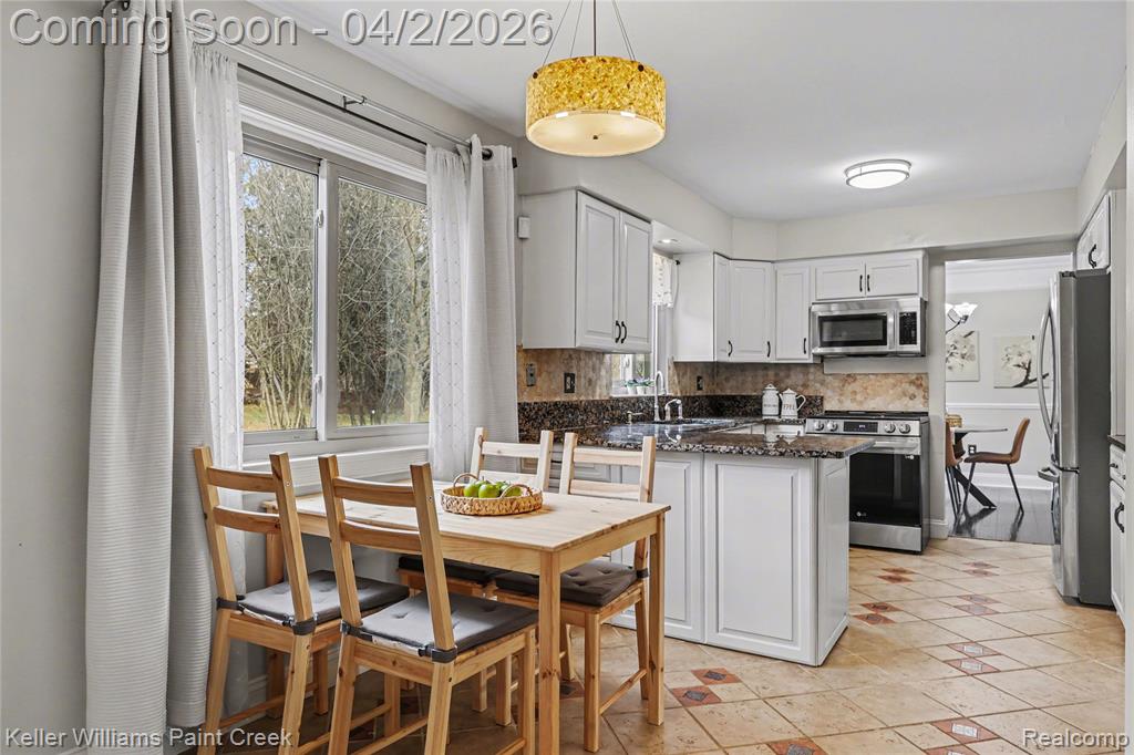 893 Dressler Lane, Rochester Hills, MI 48307 — Photo 13
