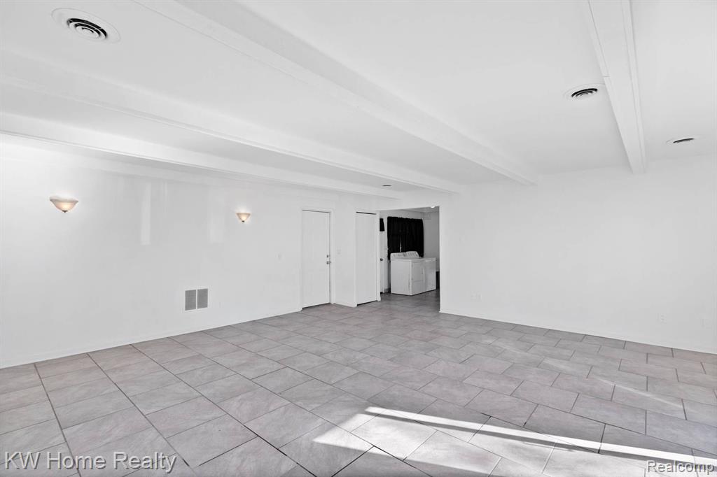629 E CREST Lane, South Lyon, MI 48178 — Photo 12