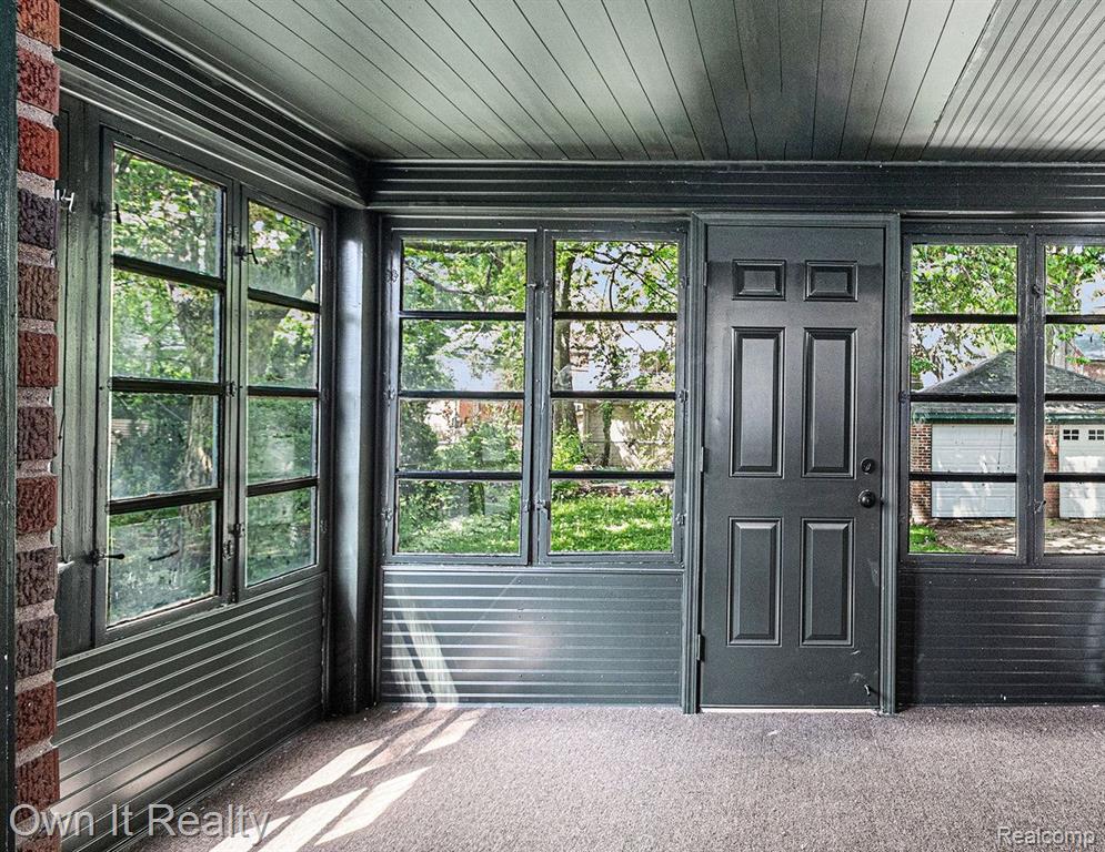 9320 W OUTER Drive, Detroit, MI 48219 — Photo 15