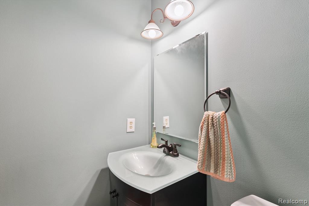 1117 Villa Linde Court, Flint, MI 48532 — Photo 33