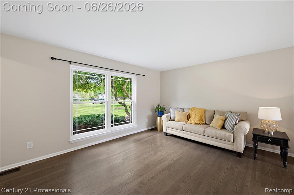 4683 Fox Chase Drive, White Lake, MI 48383 — Photo 13