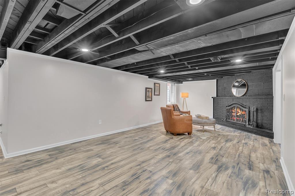 28720 Eldorado Pl, Lathrup Village, MI 48076 — Photo 37
