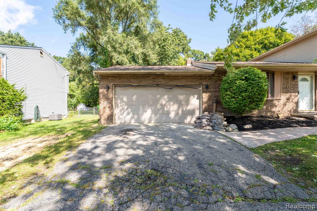 8962 Glasgow Drive, White Lake, MI — Photo 56